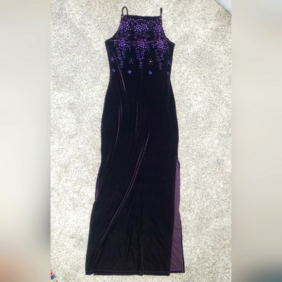 Status Collection| Vintage 90s Velour Bodycon Halter Maxi Gown - Picture 1 of 6